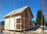 Черновая крыша на доме из бруса 7x8