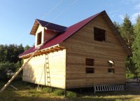 Металлочерепица на крыше дома 8x10