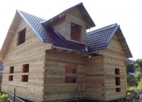Металлочерепица на крыше дома 8x10