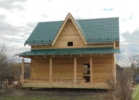 Металлочерепица на крыше дома 7x9