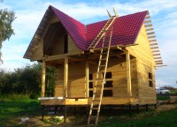 Укладка металлочерепицы на крышу дома 7x7
