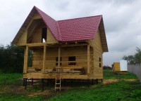 Терраса и балкон дома 7x7 из профилированного бруса